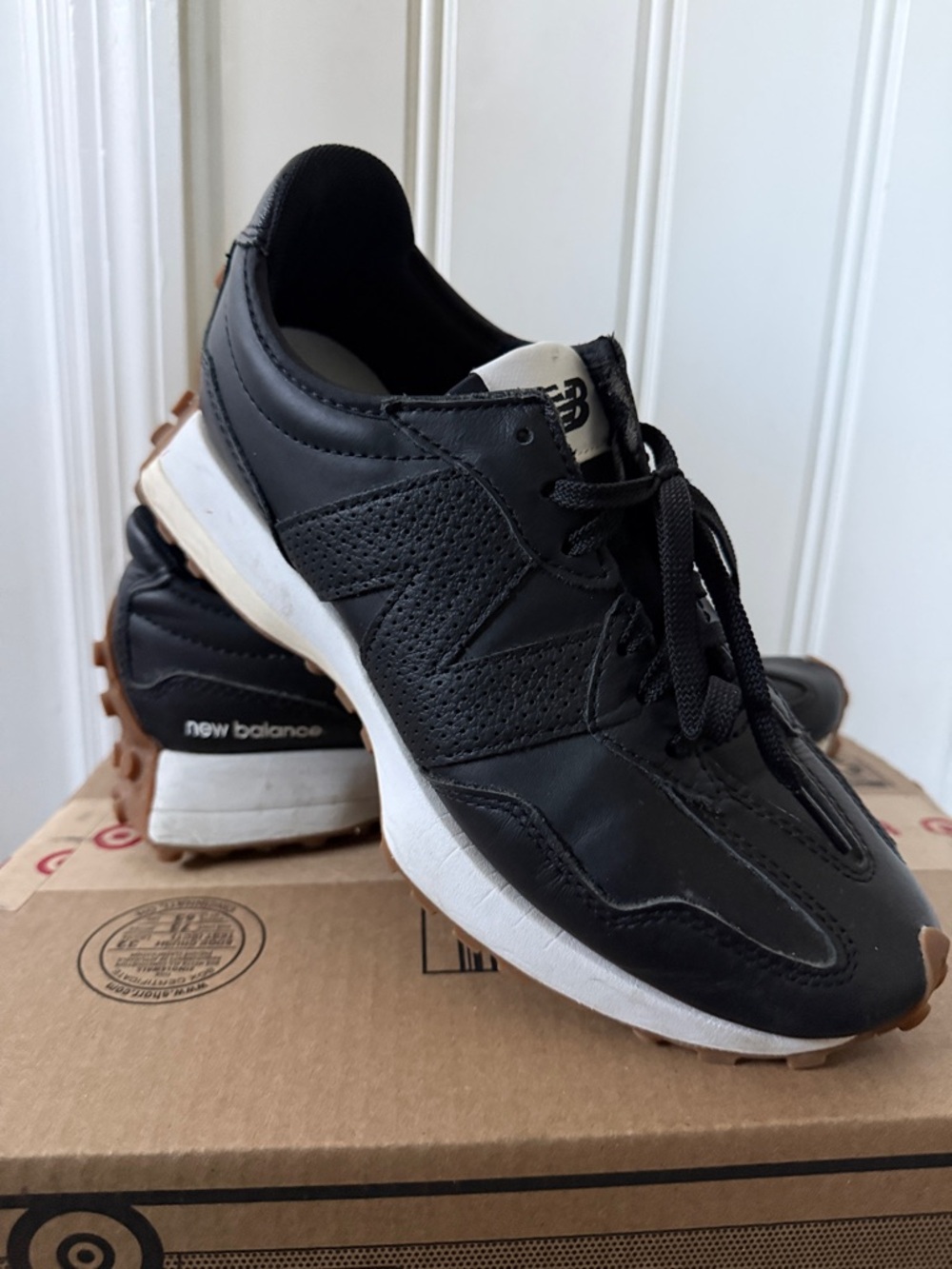 Women’s New Balance 327 Black Leather Sneakers Size 9